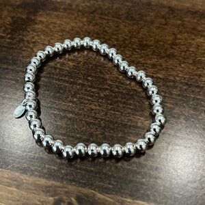 925 Sterling Silver stretchy bracelet. One size.